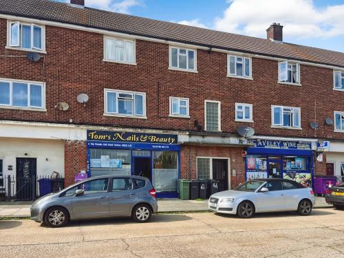 3 & 4 The Parade, Hall Road, Aveley, South Ockendon, RM15