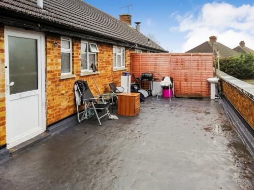 10-16 Anslow Place, Slough, SL1