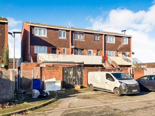 51-61 Cheviot Road, Slough, SL3