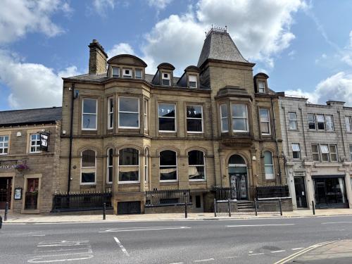 24 Fountain Street, Halifax, HX1