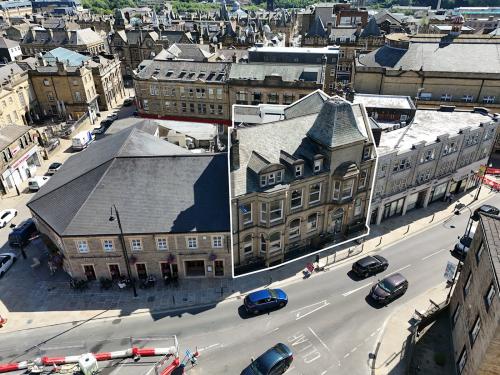 24 Fountain Street, Halifax, HX1