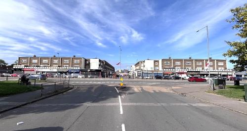 101-111, 125-129 & 131-135 Daiglen Drive Parade, South Ockendon, RM15