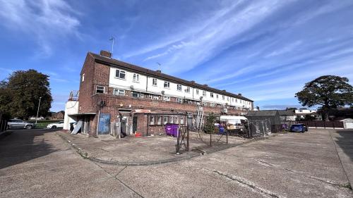 69, 71, 73, 75, 77, 79, 81, 83 Garron Lane, South Ockendon, RM15