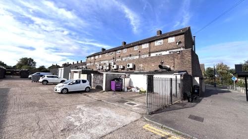 160, 162, 164, 166, 170 & 198 Romford Road, Aveley, South Ockendon, RM15
