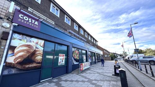 160, 162, 164, 166, 170 & 198 Romford Road, Aveley, South Ockendon, RM15