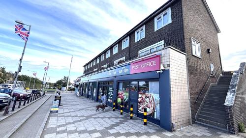 160, 162, 164, 166, 170 & 198 Romford Road, Aveley, South Ockendon, RM15