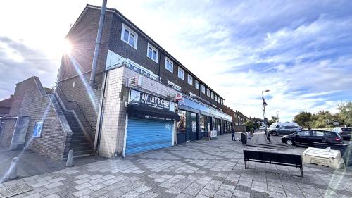 160, 162, 164, 166, 170 & 198 Romford Road, Aveley, South Ockendon, RM15