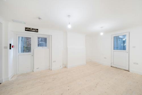 809 Harrow Road, Willesden, London, NW10