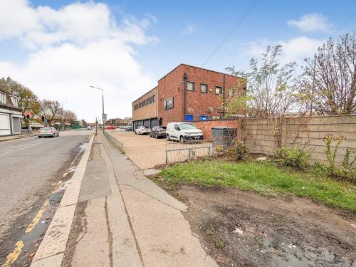 265 sq m, Calcutta Road/St Chads Road, Tilbury, RM18