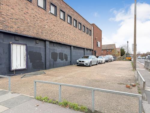 265 sq m, Calcutta Road/St Chads Road, Tilbury, RM18