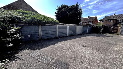 Garage Compound, Reddington Drive, Slough, SL3