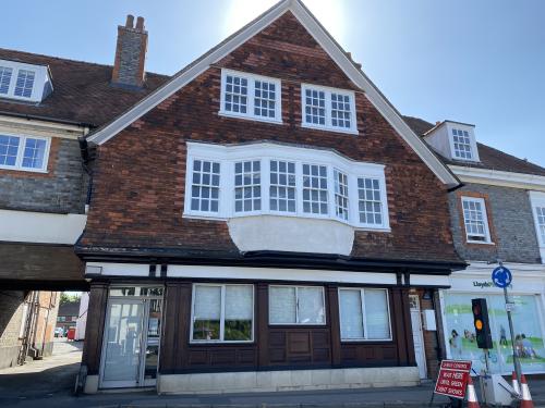2 The Square, Pangbourne, RG8