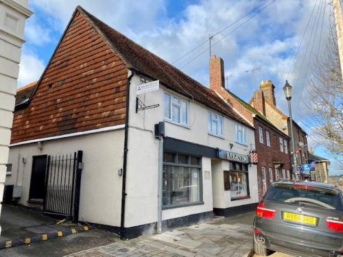 48A High Street, Hungerford, RG17
