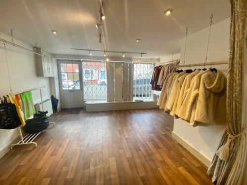 Ground Floor Retail/Office 17 Bridge Street, Hungerford, RG17