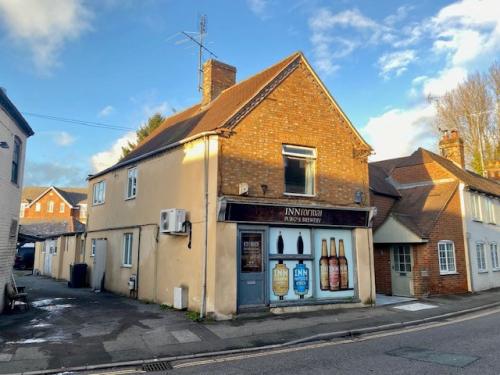 14 Charnham Street, Hungerford, RG17