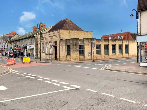 72 High Street, Street, BA16
