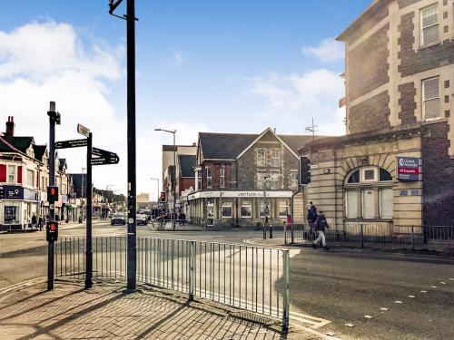 207 Richmond Road, Cardiff, CF24