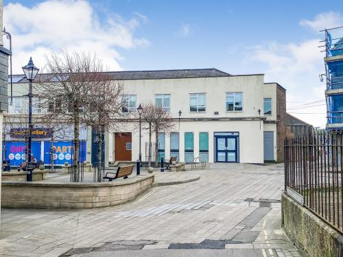 4 Commercial Square, Camborne, TR14