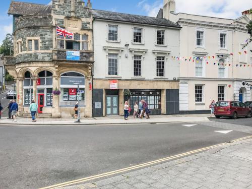 Bedford House, Duke Street/Bedford Square, Tavistock, PL19