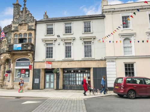 Bedford House, Duke Street/Bedford Square, Tavistock, PL19