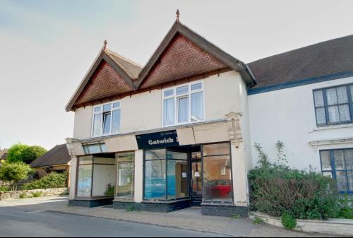 16/16A High Street, Ardingly, RH17