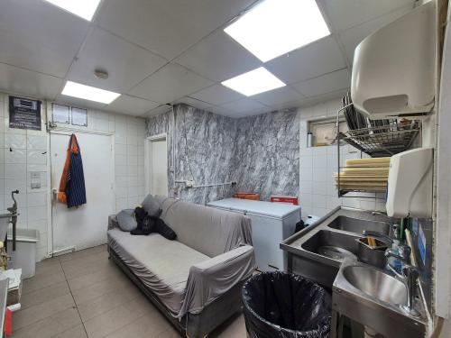 2-2a High Street, South Norwood, London, SE25
