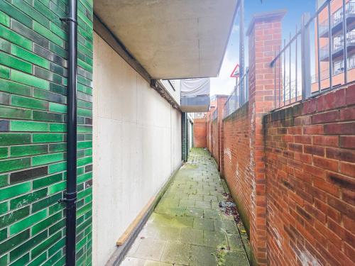 Unit 4 Suffield Hill, Desborough Road, High Wycombe, HP11