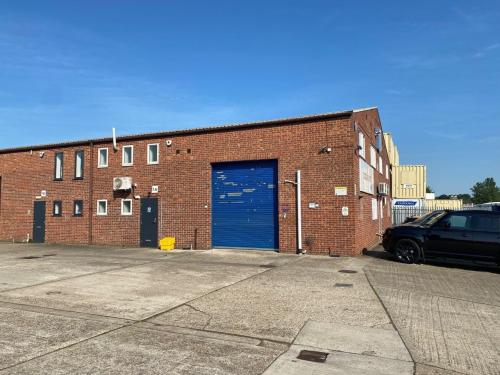 1A Riverside Avenue West, Lawford, CO11