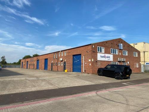 1A Riverside Avenue West, Lawford, CO11
