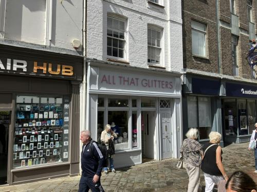 2 North Street, Chichester, PO19