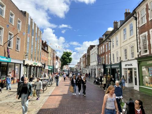 2 North Street, Chichester, PO19