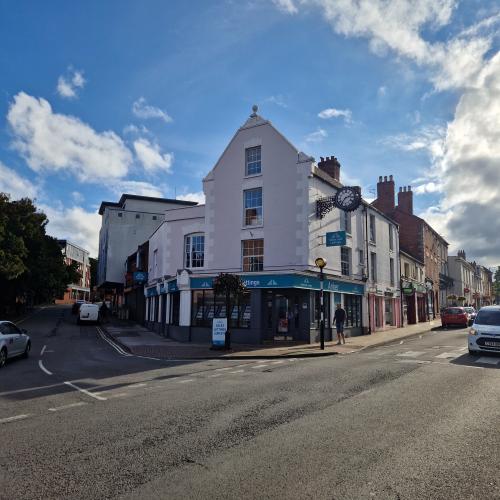 31-32 High Street, Banbury, OX16