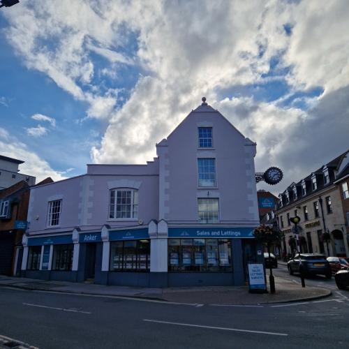 31-32 High Street, Banbury, OX16