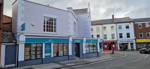 31-32 High Street, Banbury, OX16