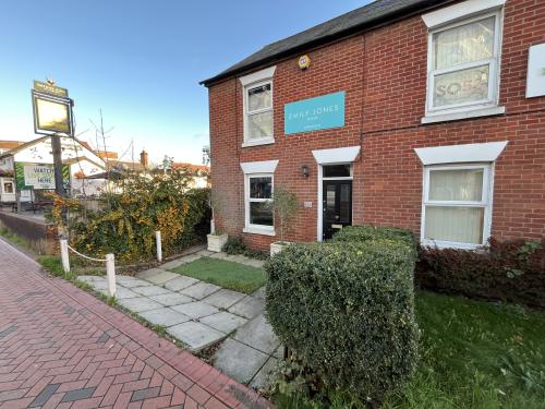 112 Winchester Road, Chandlers Ford, Eastleigh, SO53