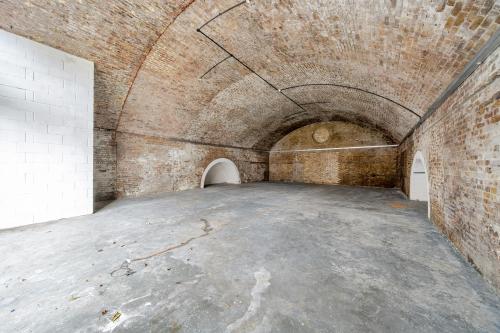 386 Railway Arches, Geffrye Street, Hoxton, London, E2