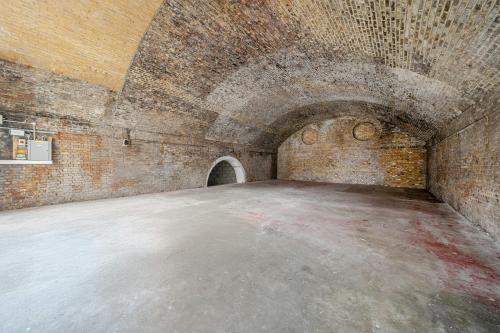 386 & 387 Railway Arches, Geffrye Street, Hoxton, London, E2