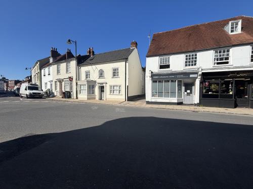 82 The Hundred, Romsey, SO51
