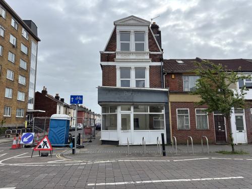 139 Fawcett Road, Southsea, PO4