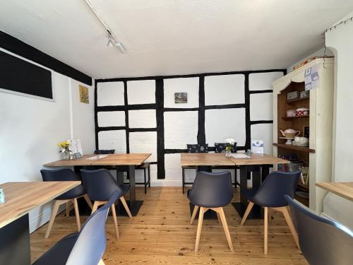 11-13 Lenten Street, Alton, GU34