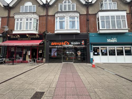 10 Southbourne Grove, Southbourne, Bournemouth, BH6