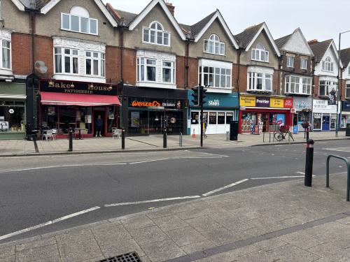 10 Southbourne Grove, Southbourne, Bournemouth, BH6