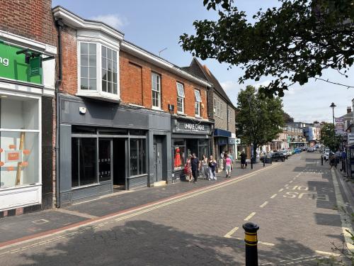 56 High Street, Alton, GU34