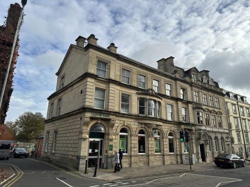 3-7 High Street, Swindon, SN1