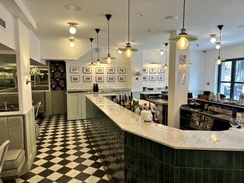 105 Parkway, Camden, London, NW1