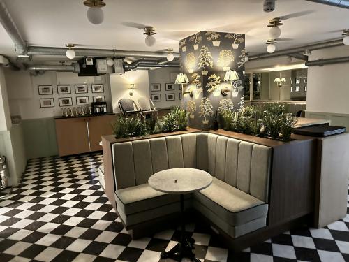 105 Parkway, Camden, London, NW1