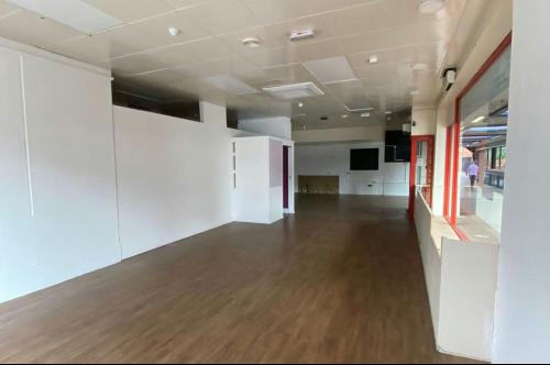 1-2, Sainsbury Centre, Darkes Lane, Potters Bar, EN6