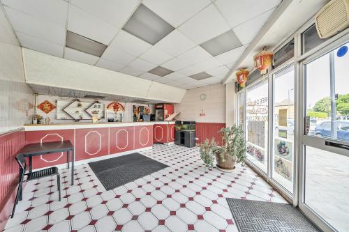 20 North Parade, Mollison Way, Edgware, HA8