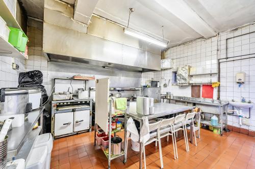 20 North Parade, Mollison Way, Edgware, HA8