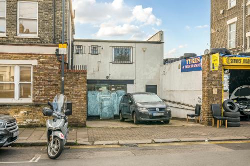 101 Tubbs Road, Willesden, London, NW10